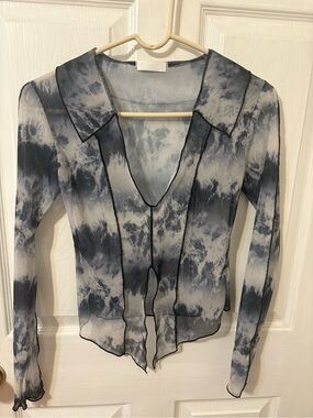 WAVE Sheer Tie-Dye Long Sleeve V-Neck Top - Blue/White